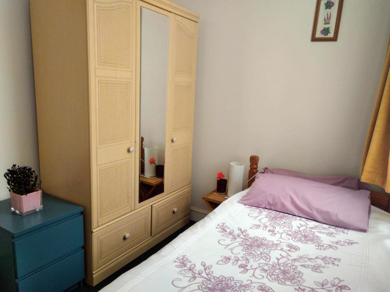 Cambridge Farmers Outlet Apartment Luaran gambar